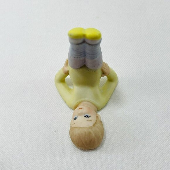 Vintage Lefton Ballet Dancer Ballerina Figurine Dancing Girl Leg Stretch 07704 - Picture 4 of 12